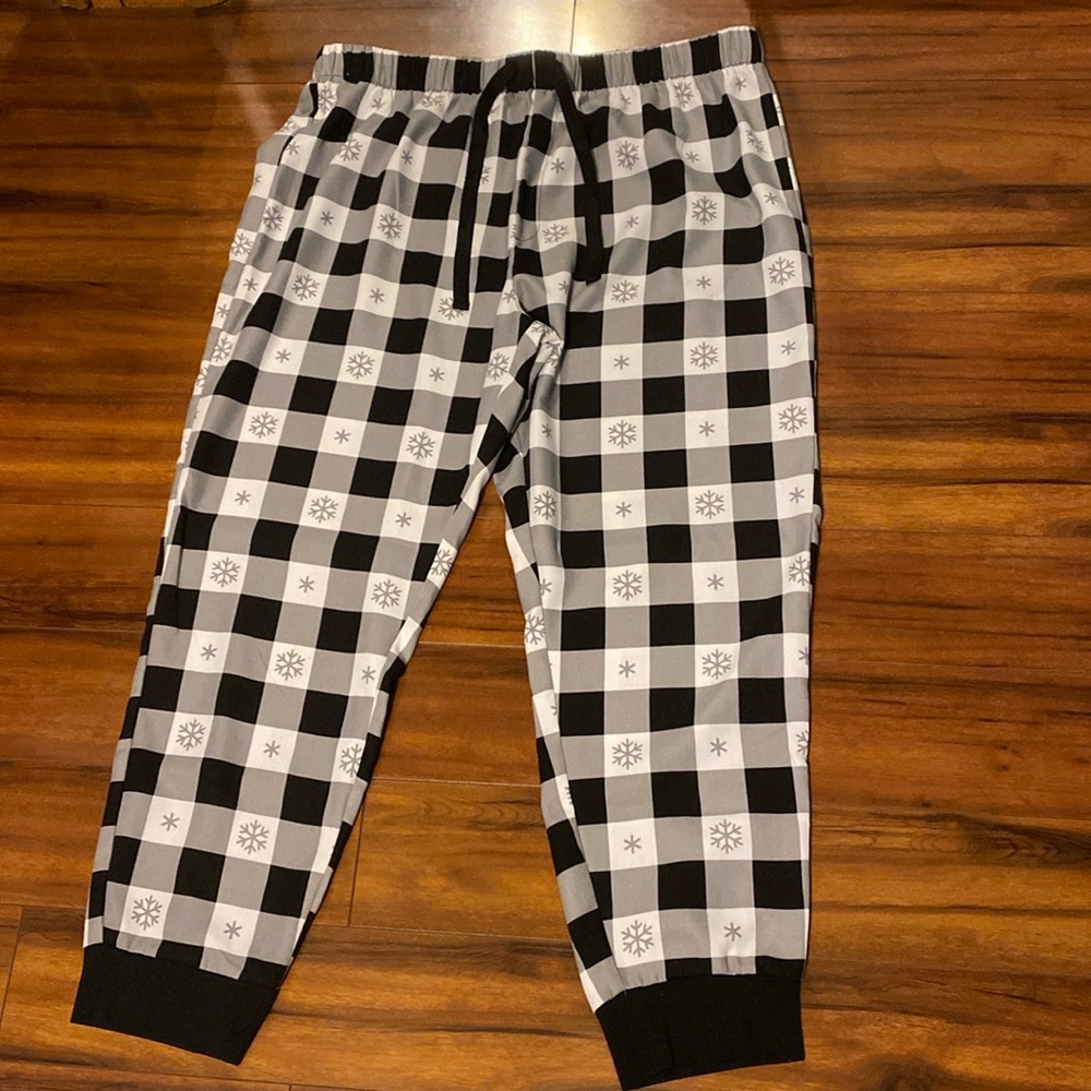 NWOT Holiday Home Pants